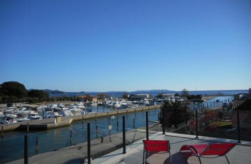 Miramar House | SUPERBE VILLA VUE MER JUSQU'A 14 COUCHAGES La LONDE LES MAURES Entre HYERES et Le LAVANDOU 4 Etoiles PISCINE CHAUFFEE