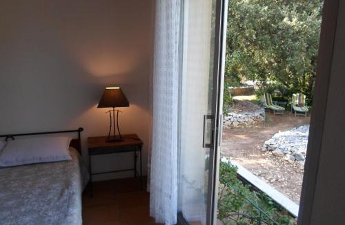 Mollans-sur-Ouveze Bed & Breakfast | Chambre d'hôtes Villa Chênes-Pierres