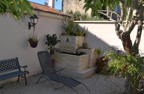 Barbentane House | la PASSERONNE