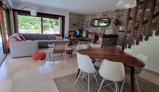Characteristic villa with private pool 50 m from the beach
