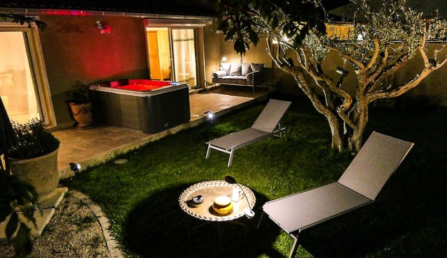 CHARM AND CHARACTER BETWEEN ALPILLES AND CAMARGUE FROM 26. 05 TO 30. 06 WEEK AT 800 €