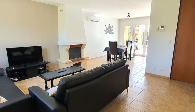 Villa with private pool in Provence 35 km from Mont Ventoux