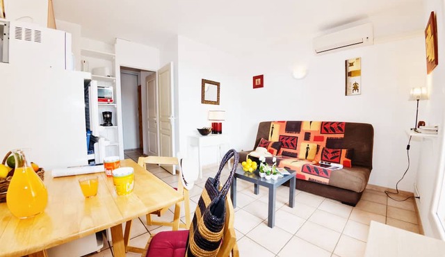 Nice Studio 4 pers 250 meters from the BEACH with HEATED POOL & TENNIS (102)