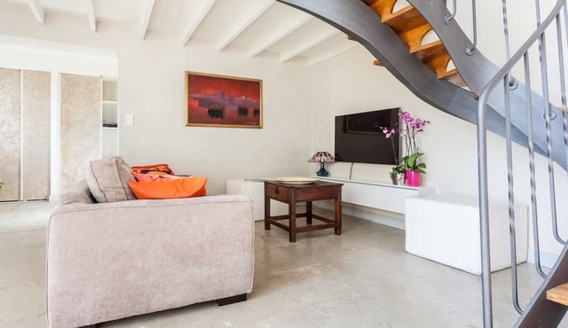 Rare: Private mansion, balcony, AC/AC ★