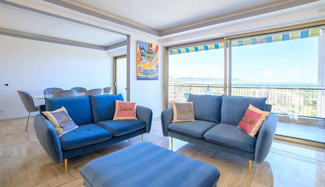 Apartment in Mandelieu-la-napoule with 3 bedrooms sleeps 6