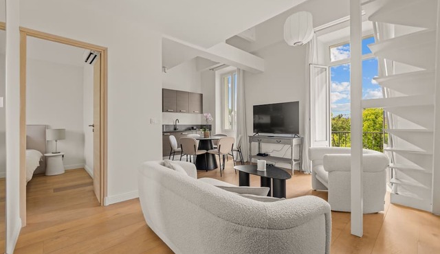 Charming Family Duplex in a Peaceful Residence