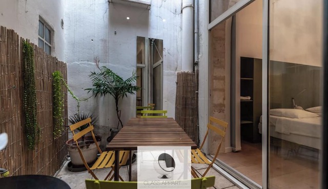 Charming air-conditioned apartment, quiet location with outdoor area