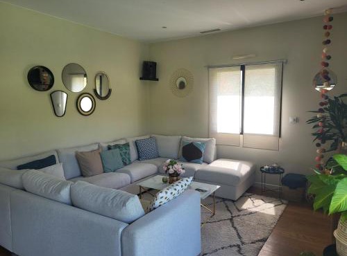 Villa agréable et moderne avec piscine
