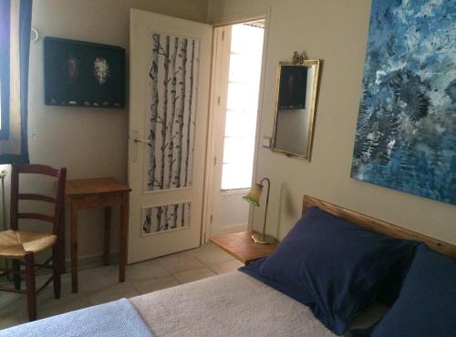 CHAMBRE dans Villa charmante